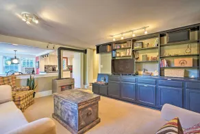 3-acre Lodge w/ Snowmobile & Four-wheeling Trails - Innvendig