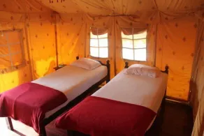 Five Five Restaurant and Guest Tent- Glamping - Zimmer