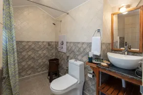 Vinyasa Resort - Bathroom