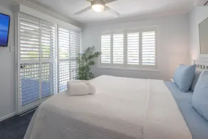 Debbie's Place - Room