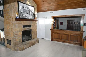 Super 8 by Wyndham Higginsville - Lobby