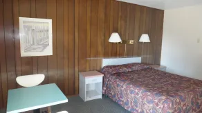Sportsman Motel - Room