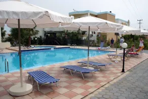 Evilion hotel - Piscina