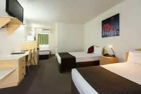 Coral Sands Motel - Room