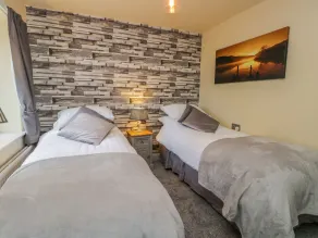 11A High Street - Room