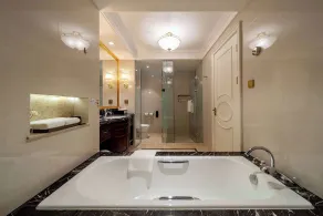 Howard Johnson Junhe Hot Springs Resort Beijing - Bathroom