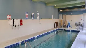 Holiday Inn Express & Suites Southgate - Detroit Area by IHG - Piscine