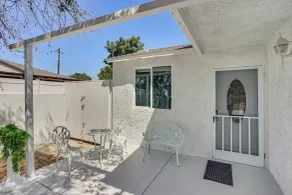Between LA & Orange County: Quiet Getaway w/ Patio - Innvendig