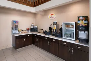 Super 8 by Wyndham Longmont/Twin Peaks - Lobby