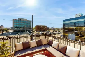'downtown Delight' w/ Patio! 1 Mi to Ball State - Interior