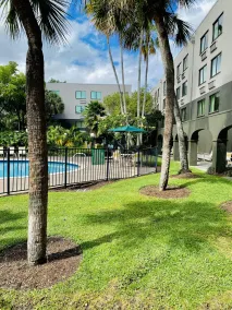La Quinta by Wyndham Ft Lauderdale Cypress Creek - Piscine