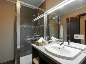 Bontiak Hotel - Bathroom