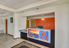 Motel 6-Lindale, TX - Lobby
