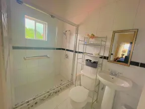 A taste of Jamaica Lavern’s Place - Bathroom