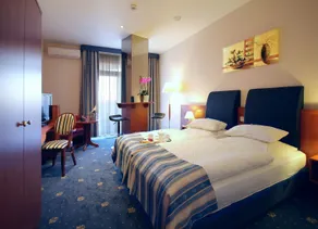 SkyHotelGwarna - Camera