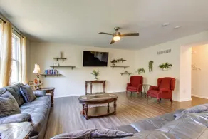 Private Backyard! Spacious Home 25 Mi to Columbus - Interiør