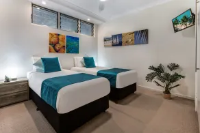 Poinciana 011 Deluxe 2 Bedroom Apartment Centrally Located With Golf Buggy - Room