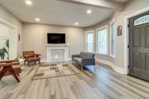 3 Mi to Dtwn Detroit: Spacious Home w/ Yard! - Interiør