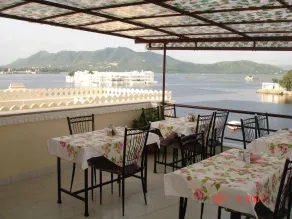 Raj Niwas - Restaurant