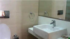 Regent Hotel - Bathroom