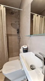 Barcelona PR Guesthouse - Salle de bain
