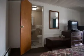 Rosemount Motel - Bathroom