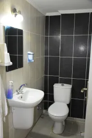 Burhaniye Merkez Otel - Bathroom