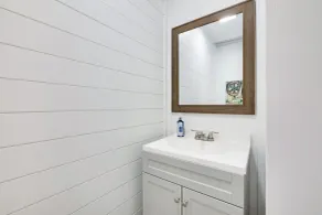 Walk to Lake: Nautical Akron Cottage w/ Deck! - Innvendig