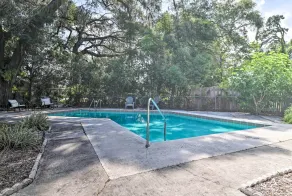 Pool home sleeps 6 with large fenced yard - Interiør
