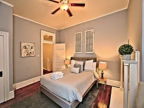 Downtown Savannah Oasis - Room
