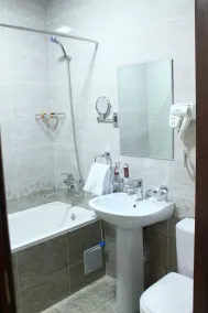 Ark Hotel - Bathroom