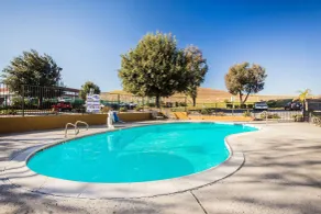 Super 8 by Wyndham Vacaville - Piscine