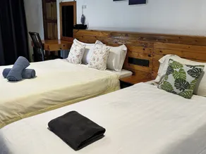 Riverbank Dungun Guesthouse & Cafe - Zimmer
