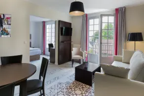 Best Western Blanche de Castille Dourdan - Zimmer