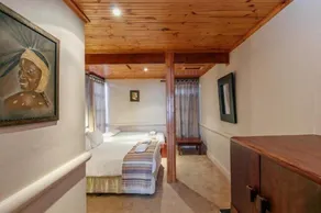 Knysna Lodge - Self Catering Accommodation with Woodfired Hot Tub - Zimmer