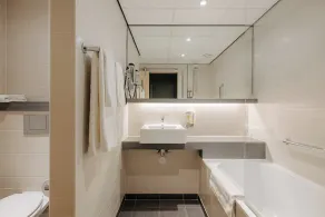 Leonardo Hotel Den Haag Babylon - Bathroom