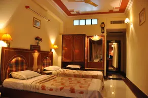 Hotel Rishi Regency - Room