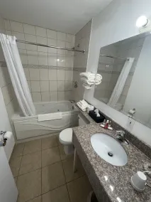 Super 8 by Wyndham Pembroke - Salle de bain