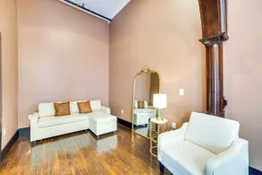 Heart of Downtown Marshall: Boutique Studio Stay! - Interior