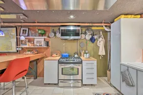 Edmonds Apartment with Private Wine Cellar! - Interiör