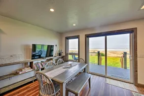 Waldport Escape - Sanderling Sea Cottages, Unit 8 - Innvendig