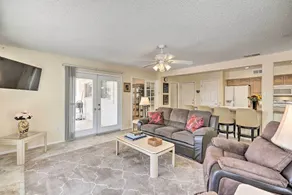 Quiet Sun City Home w/ Grill - Golf & Hike Nearby! - Intérieur