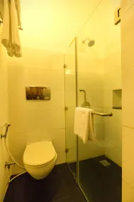 Maison Perumal Pondicherry - A CGH Earth Experience - Bathroom