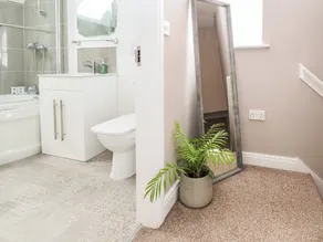 6 Cwrt Griffiths - Baño