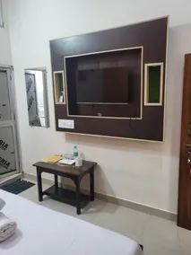 Ramam Hotel by Naavagat Near Ram Mandir - Room