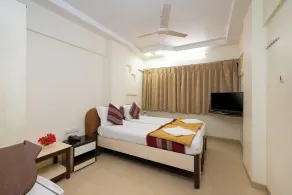 Hotel Kalpana Palace, Mumbai - Room