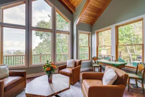 Mtn Views & Spacious Deck! Modern Caldwell Getaway - Intérieur