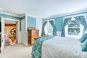 7-acre Stone Manor w/ Pool + Hot Tub Built in 1787 - Room