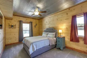 Spacious Franklin County Retreat on 80 Acres! - Interior