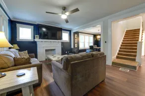 1 Mi to Uncg & Dtwn! Group Retreat w/ Private Yard - Innvendig